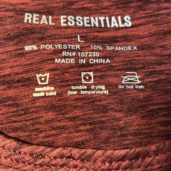 Tee shirt. Maroon with black specks. Size L. - Picture 2 of 5